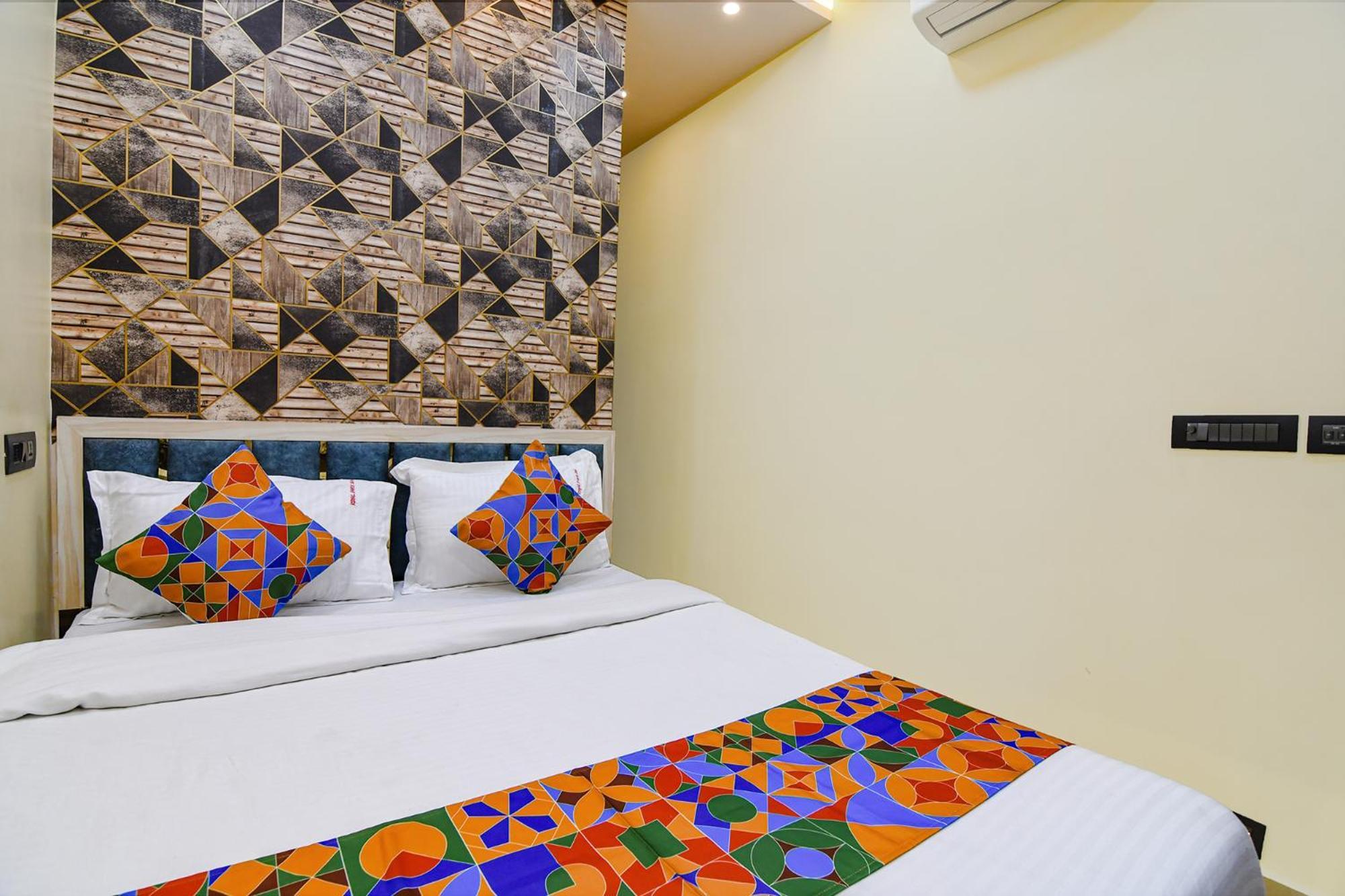 Fabhotel Royal Park Inn - Nr Eden Garden Stadium Kolkata Exterior photo