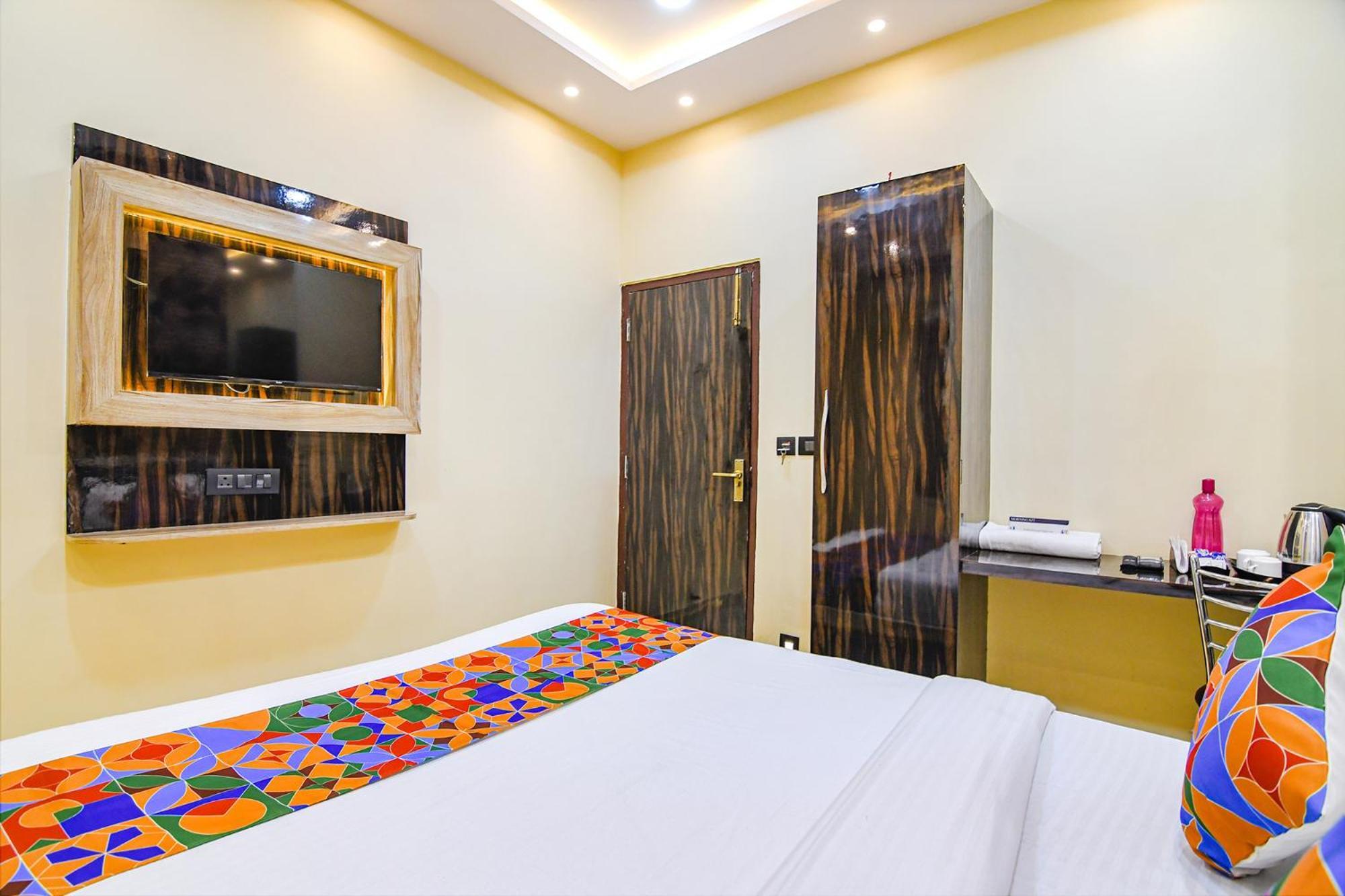 Fabhotel Royal Park Inn - Nr Eden Garden Stadium Kolkata Exterior photo